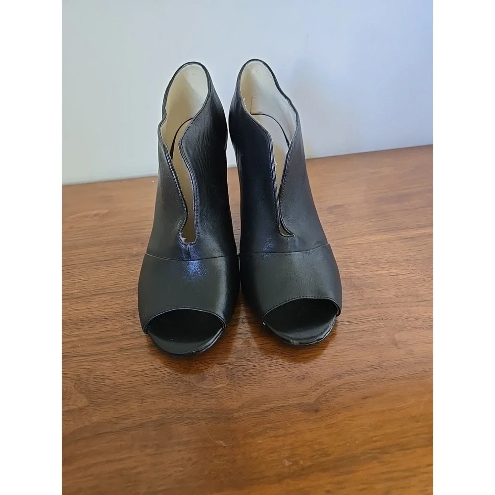 NINE WEST Artissa Black Leather Peep Toe Heels 9.5 Ankle Booties NW7ARTISSA
